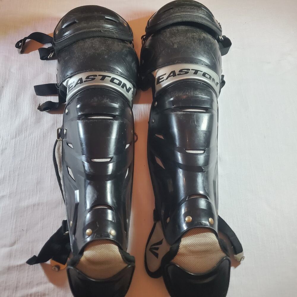 Easton Gametime Catchers Leg Guards Shin Guards Intermediate Ages 12-15 Black